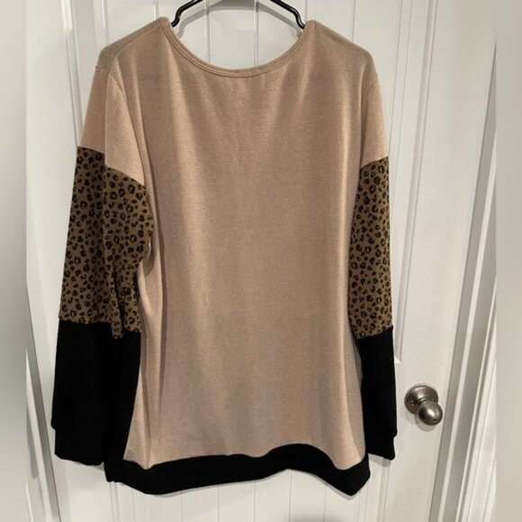 3X Leopard Print Sweater NWOT - Picture 3 of 8